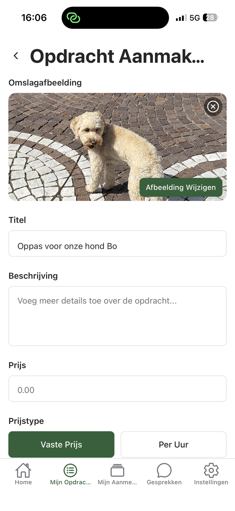 Scherm 'Opdracht aanmaken' in de app met een foto van hond Bo, de titel 'Oppas voor onze hond Bo' en een keuze tussen vaste prijs en per uur